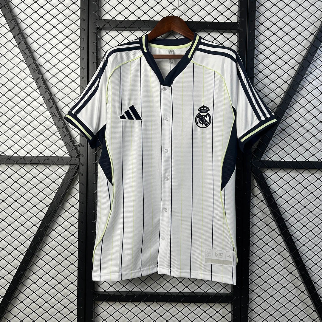 Maglia da calcio bianca edizione speciale del Real Madrid 2025/2026