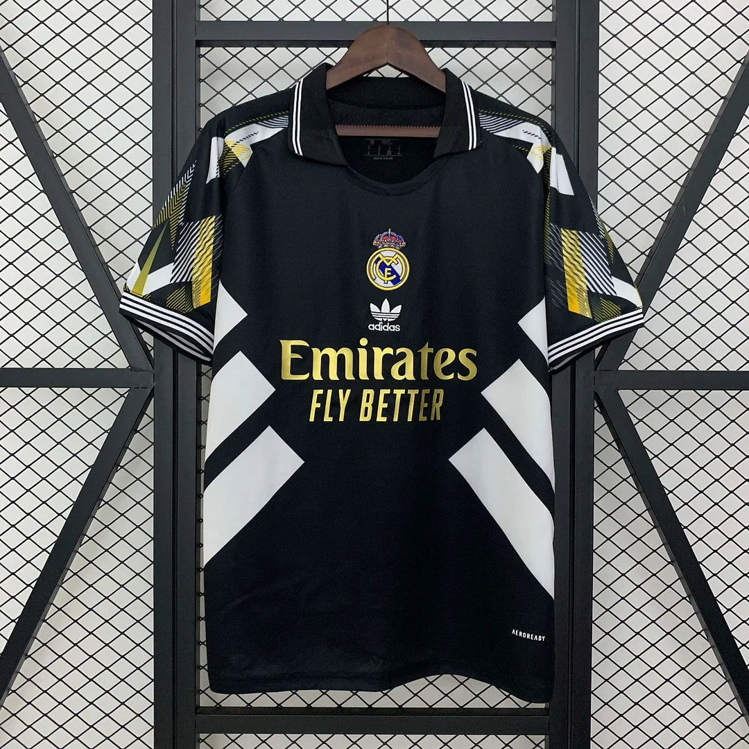 Maglia da calcio nera edizione speciale del Real Madrid 2025/2026