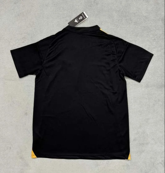 Maglia da calcio nera e oro edizione speciale del Real Madrid 2024/2025