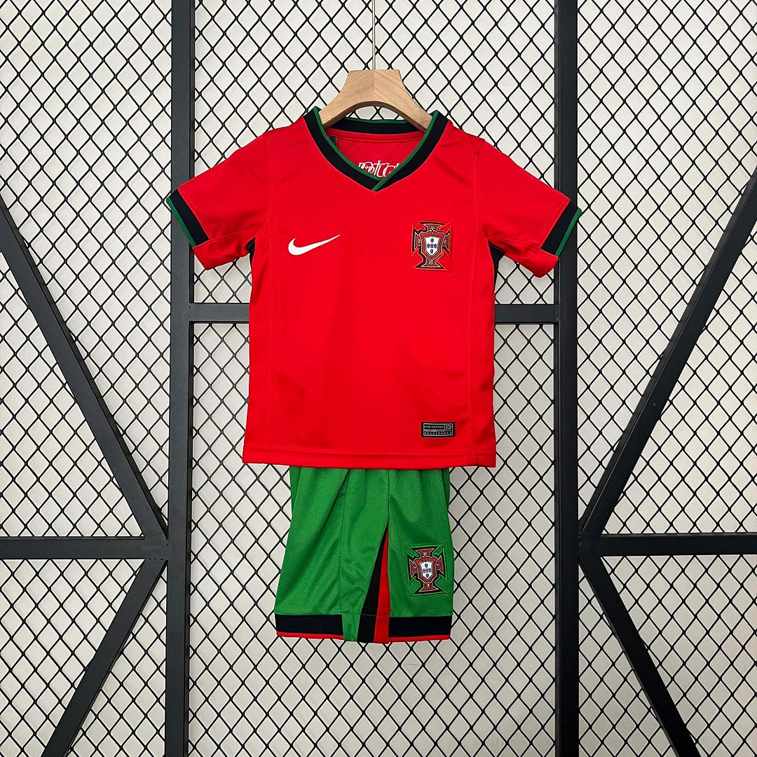 Maglia e pantaloncino da calcio Portogallo 2024 Home, per bambini