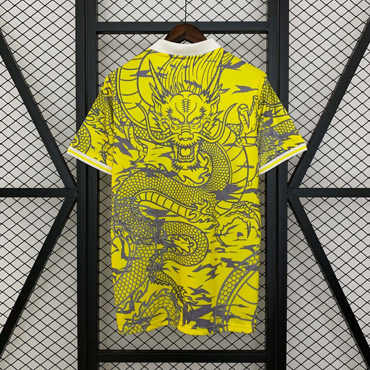 Maglia da calcio gialla edizione speciale del Real Madrid 2025/2026