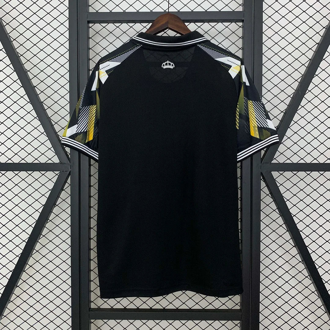 Maglia da calcio nera edizione speciale del Real Madrid 2025/2026