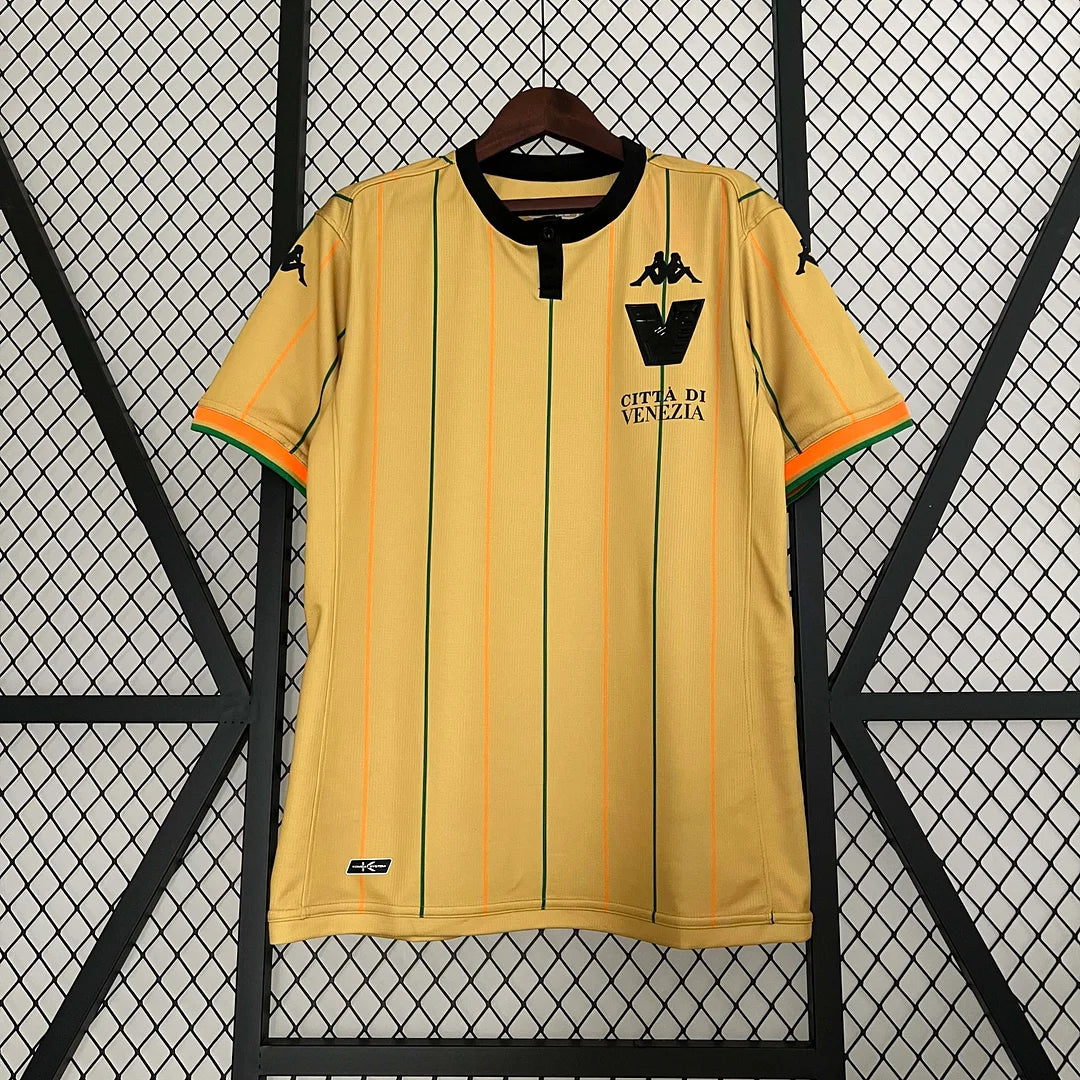Camiseta de fútbol de entrenamiento amarilla del Venezia 2023/2024