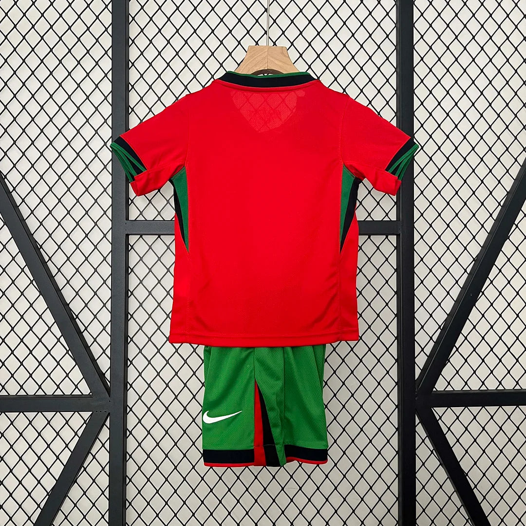 Maglia e pantaloncino da calcio Portogallo 2024 Home, per bambini