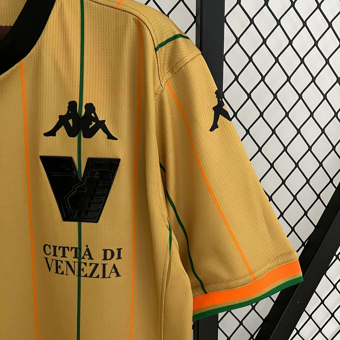 Camiseta de fútbol de entrenamiento amarilla del Venezia 2023/2024