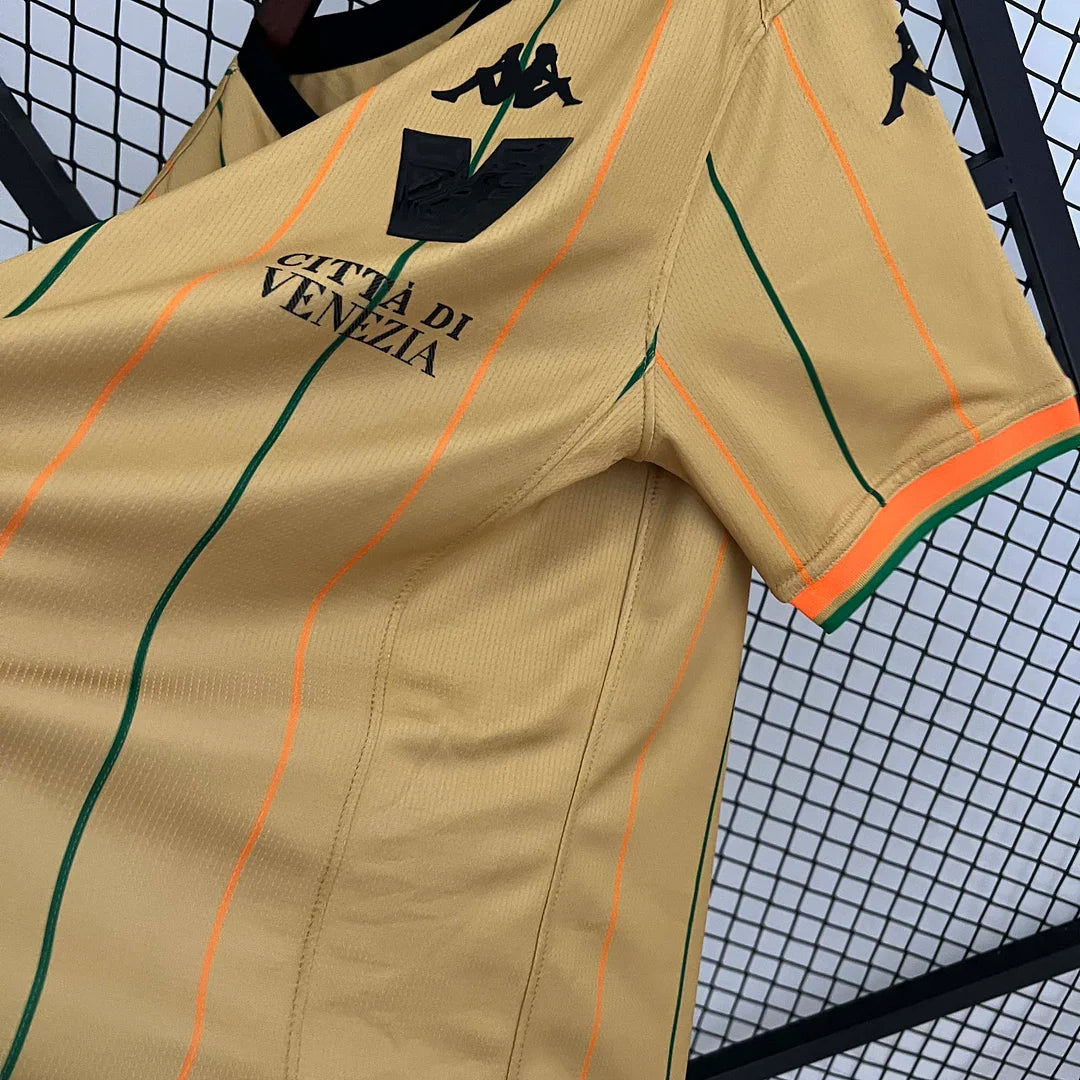 Camiseta de fútbol de entrenamiento amarilla del Venezia 2023/2024