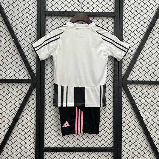 Maglia e pantaloncino da calcio Juventus Home 2025/2026, per bambini