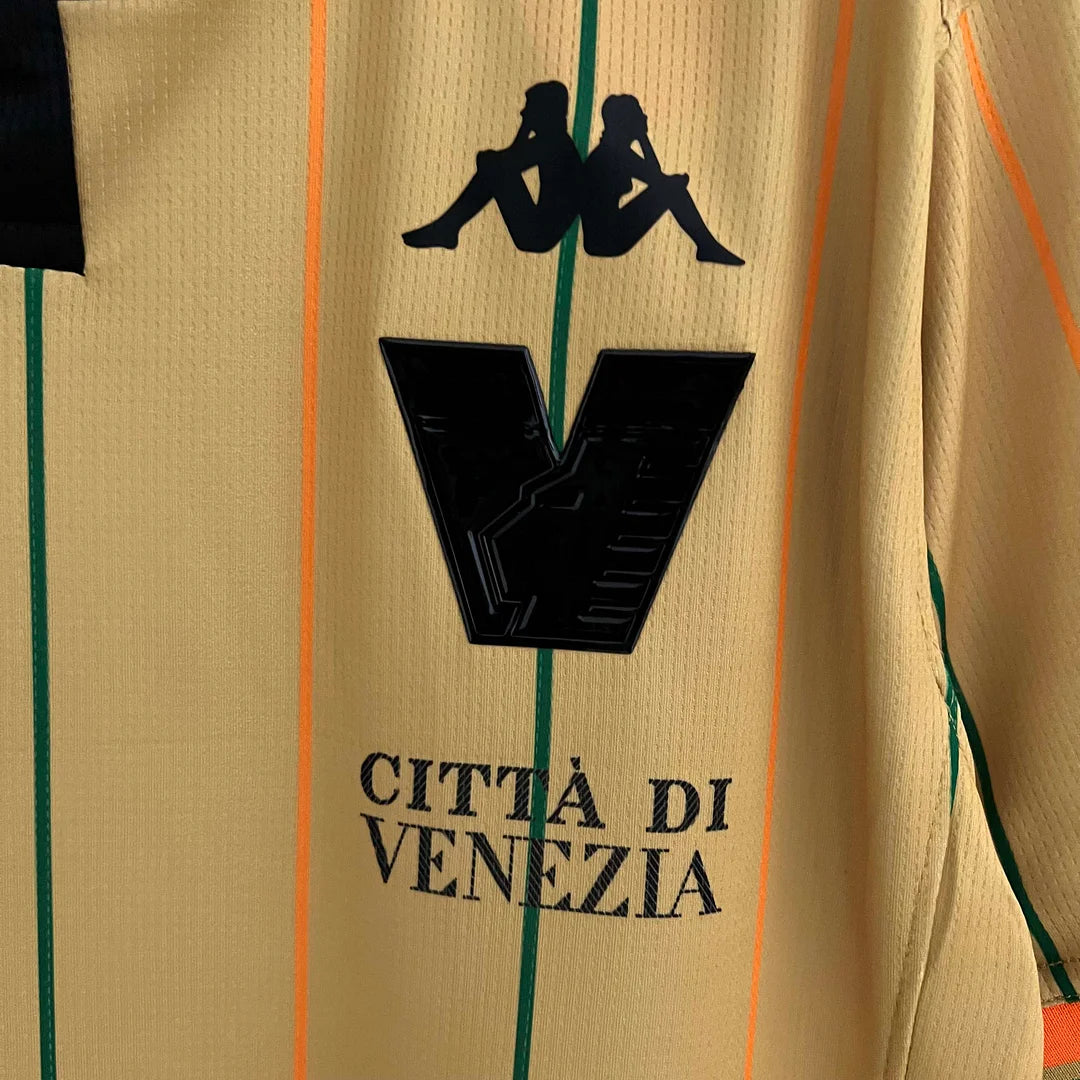 Camiseta de fútbol de entrenamiento amarilla del Venezia 2023/2024