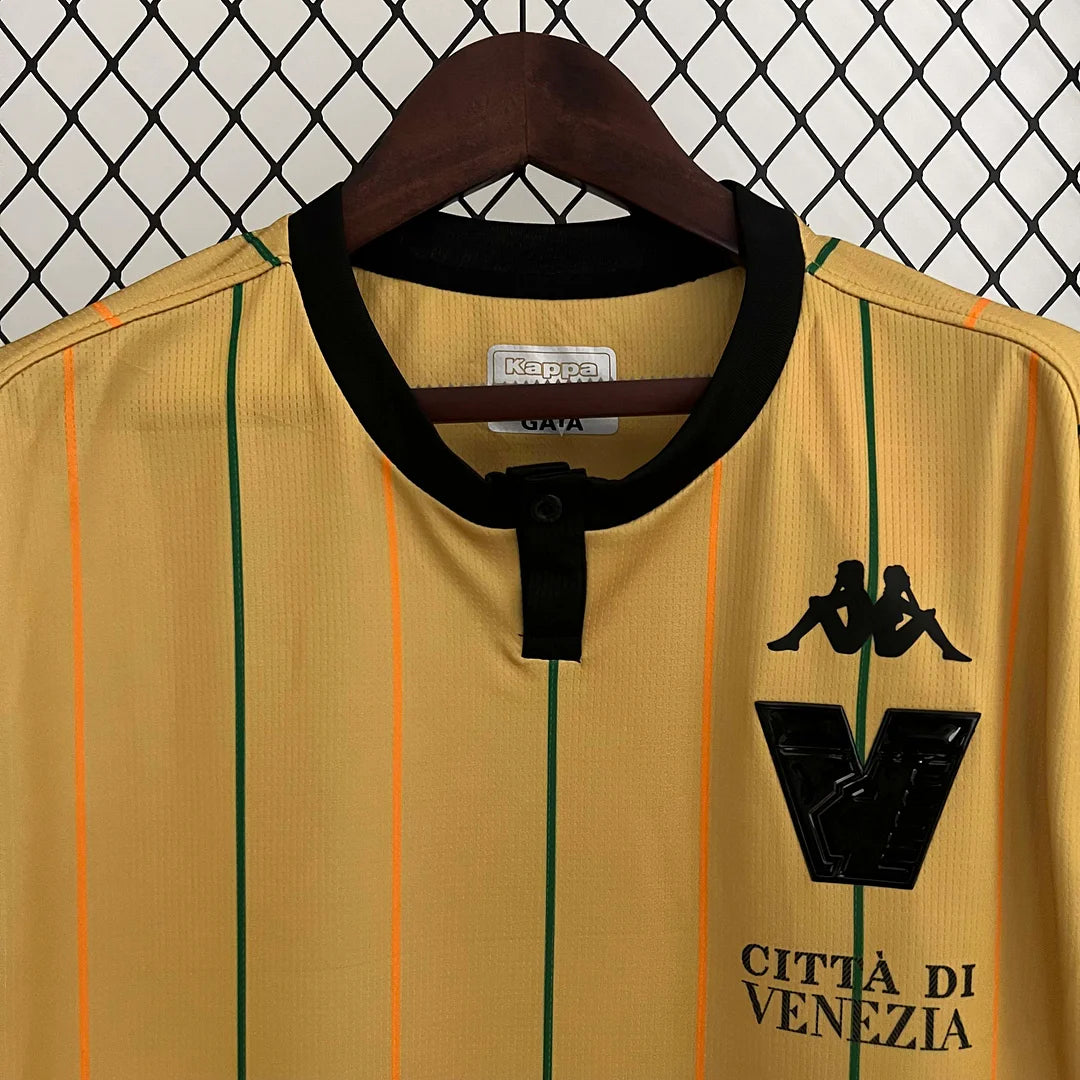 Camiseta de fútbol de entrenamiento amarilla del Venezia 2023/2024