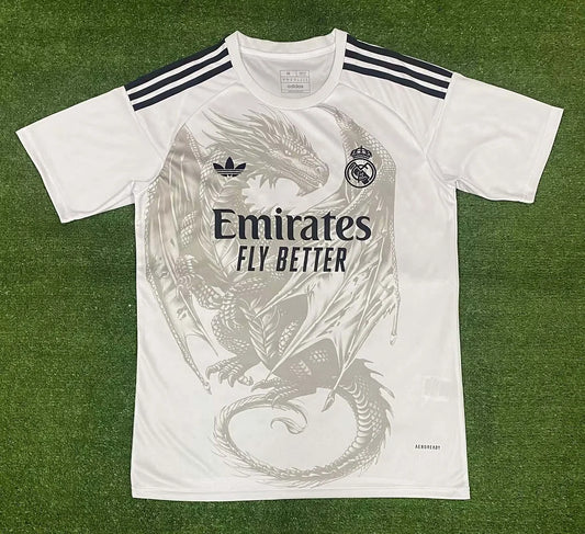 Maglia da calcio bianca e grigia del Real Madrid edizione speciale 2024/2025