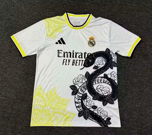 Maglia da calcio edizione speciale serpente nero del Real Madrid 2024/2025