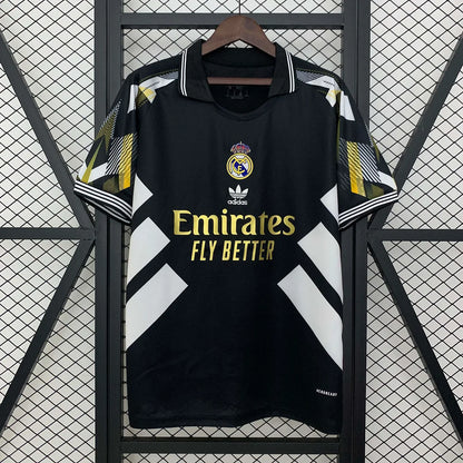 Maglia da calcio nera edizione speciale del Real Madrid 2025/2026