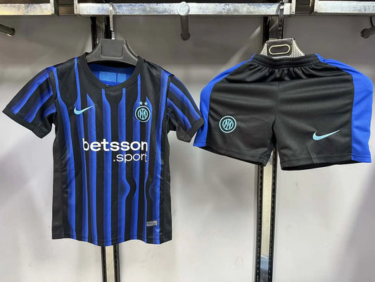 Maglia e pantaloncino da calcio Internazionale Milan Home 2025/2026, per bambini