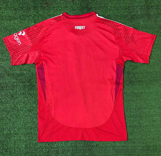 Maglia da calcio casalinga del Nottingham Forest 2024/2025
