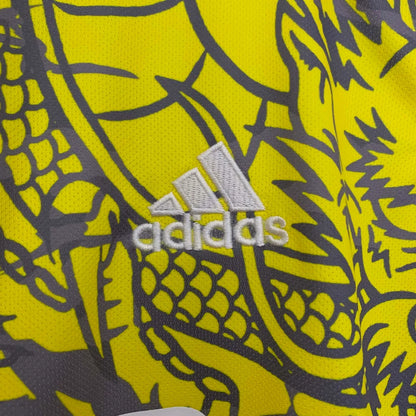Maglia da calcio gialla edizione speciale del Real Madrid 2025/2026