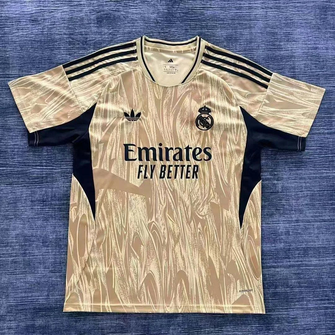 Maglia da calcio dorata edizione speciale del Real Madrid 2025/2026