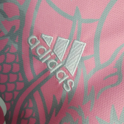 Maglia da calcio rosa drago cinese del Real Madrid 2023/2024
