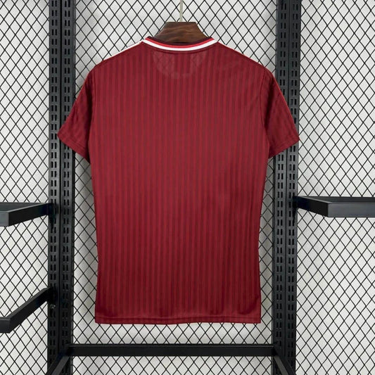 Maglia da calcio rossa edizione speciale del Bayern Monaco 2025/2026