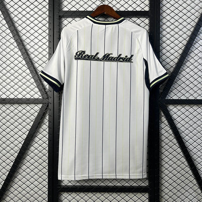 Maglia da calcio bianca edizione speciale del Real Madrid 2025/2026